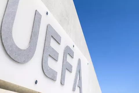 كولون يطالب يويفا باستبعاد أندية بيلاروس من المسابقات الأوروبية